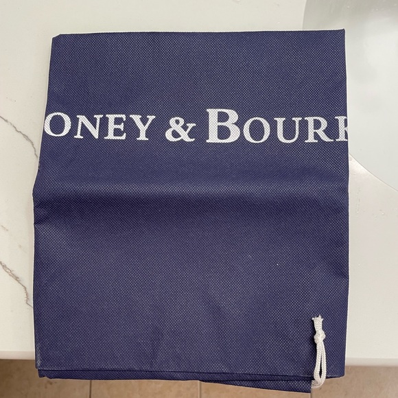 ❤️Dooney and Bourke EUC tote bag. - Picture 16 of 16